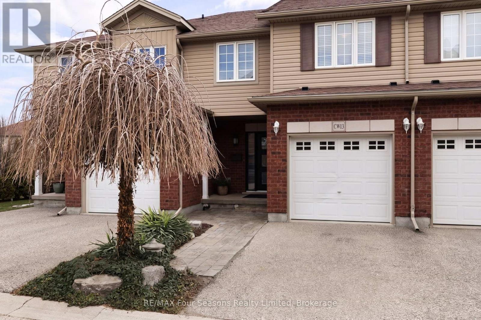 13 - 305 Briarmeadow Drive, Kitchener, Ontario  N2A 4K9 - Photo 3 - X13027364