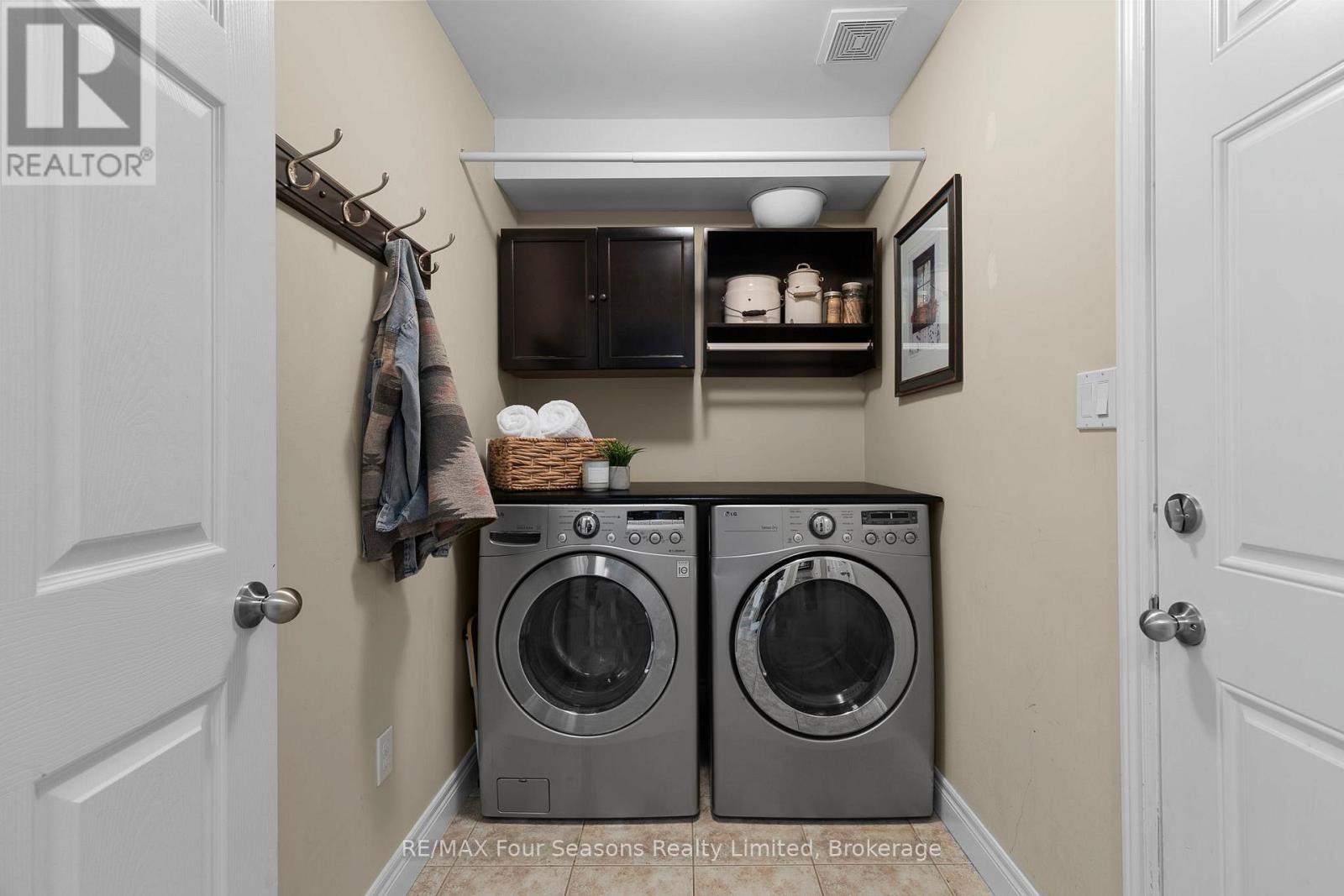 13 - 305 Briarmeadow Drive, Kitchener, Ontario  N2A 4K9 - Photo 7 - X13027364