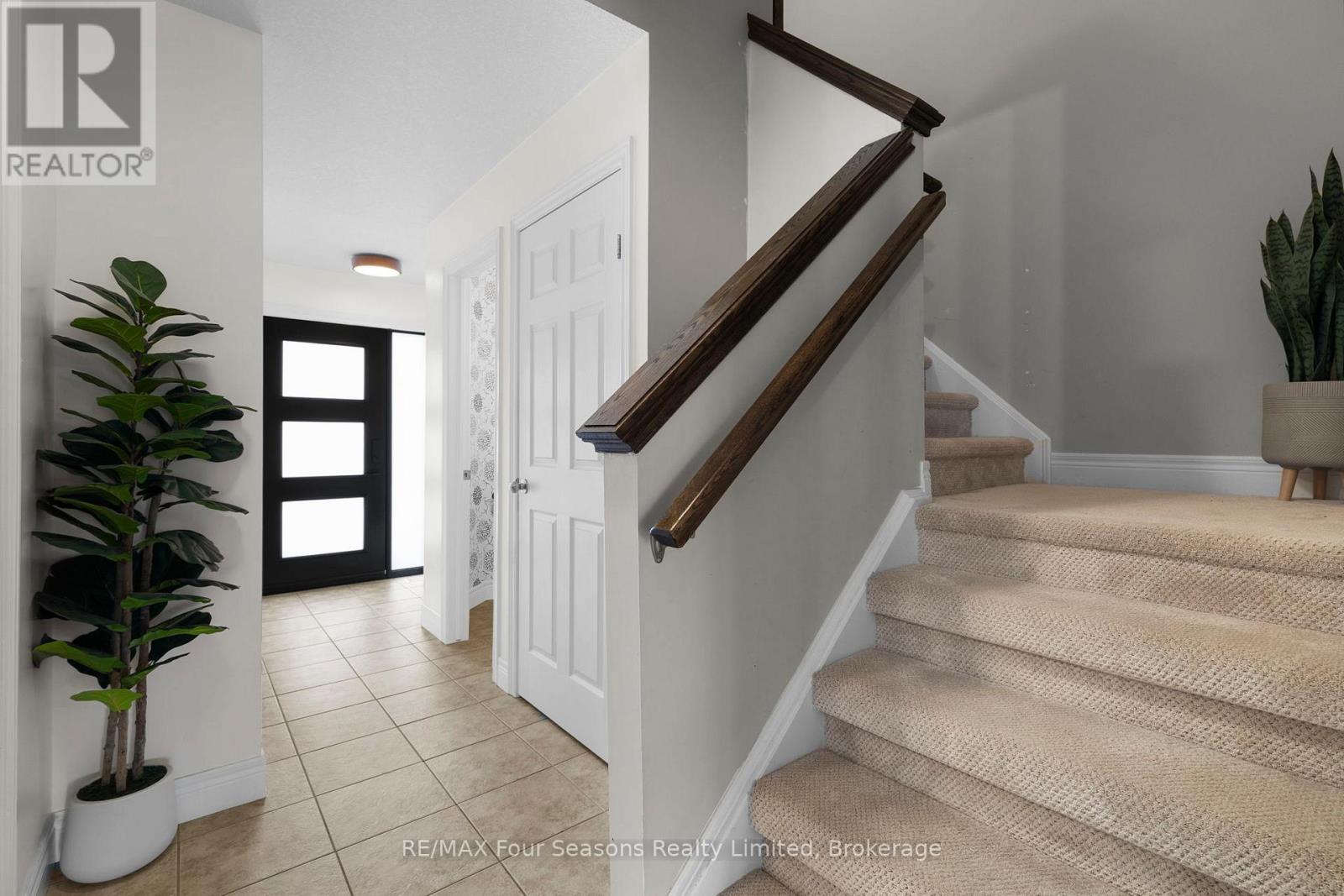 13 - 305 Briarmeadow Drive, Kitchener, Ontario  N2A 4K9 - Photo 8 - X13027364