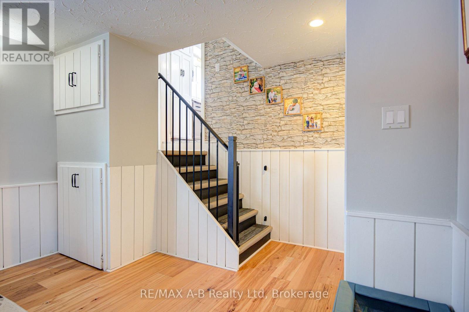 19 Linton Place, Kitchener, Ontario  N2B 2K1 - Photo 23 - X13027398