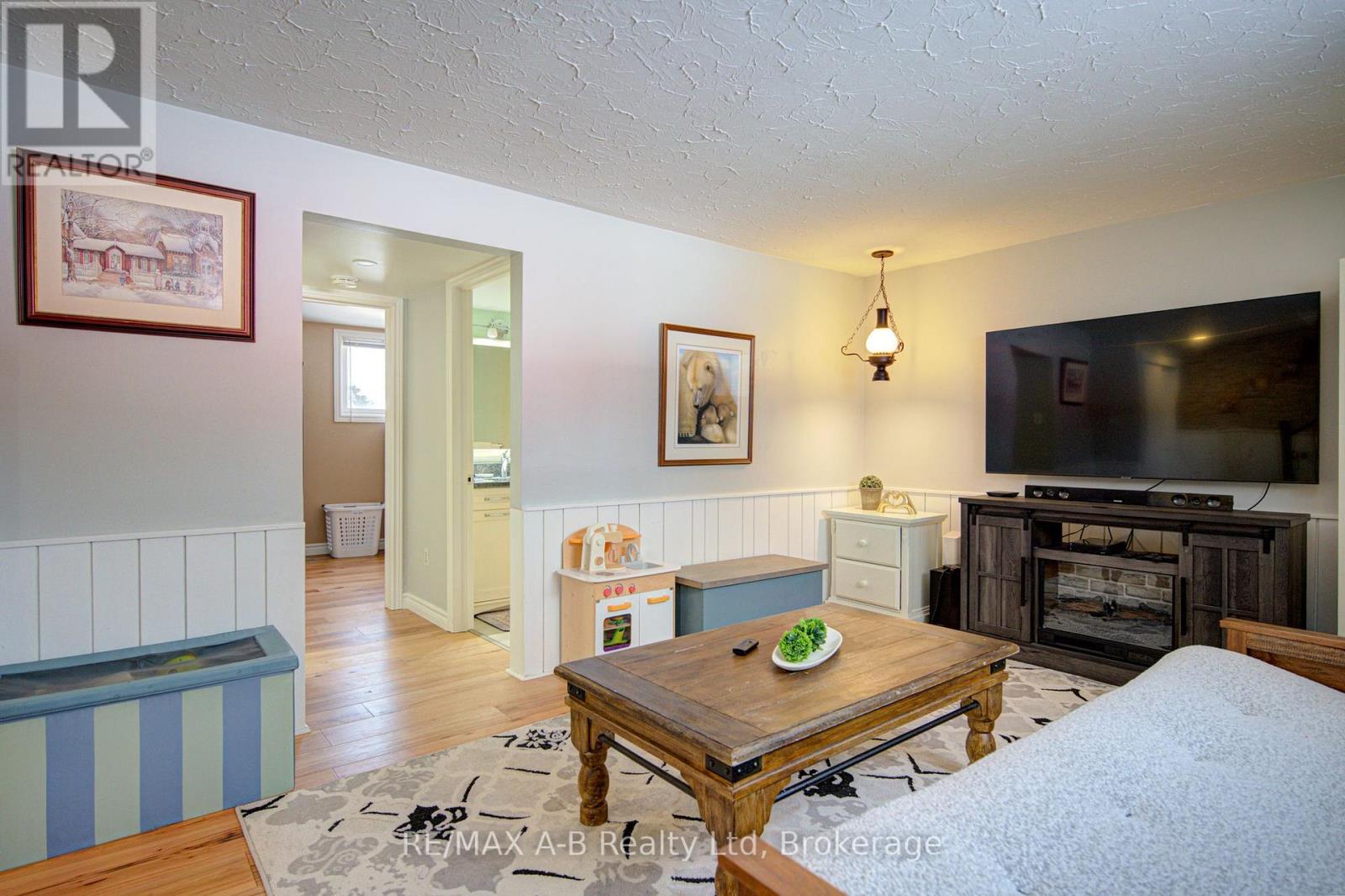 19 Linton Place, Kitchener, Ontario  N2B 2K1 - Photo 26 - X13027398