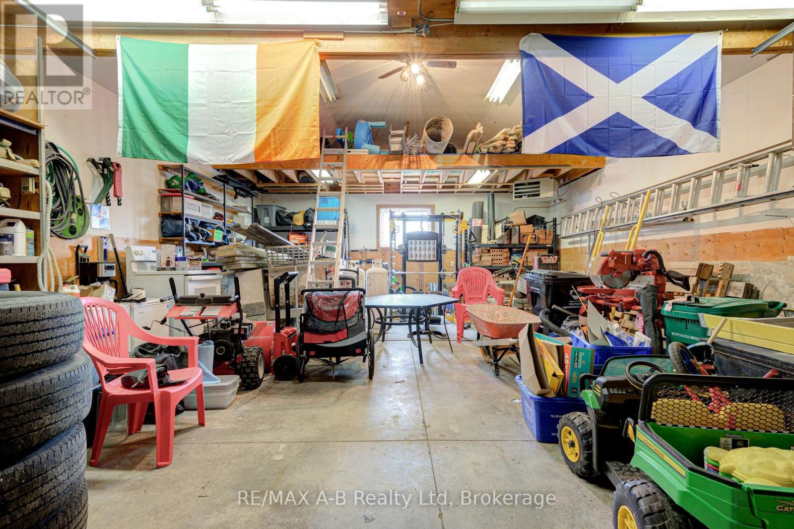 19 Linton Place, Kitchener, Ontario  N2B 2K1 - Photo 39 - X13027398