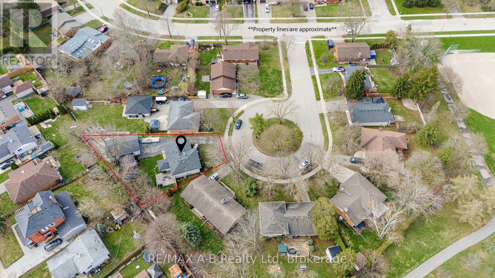 19 Linton Place, Kitchener, Ontario  N2B 2K1 - Photo 44 - X13027398