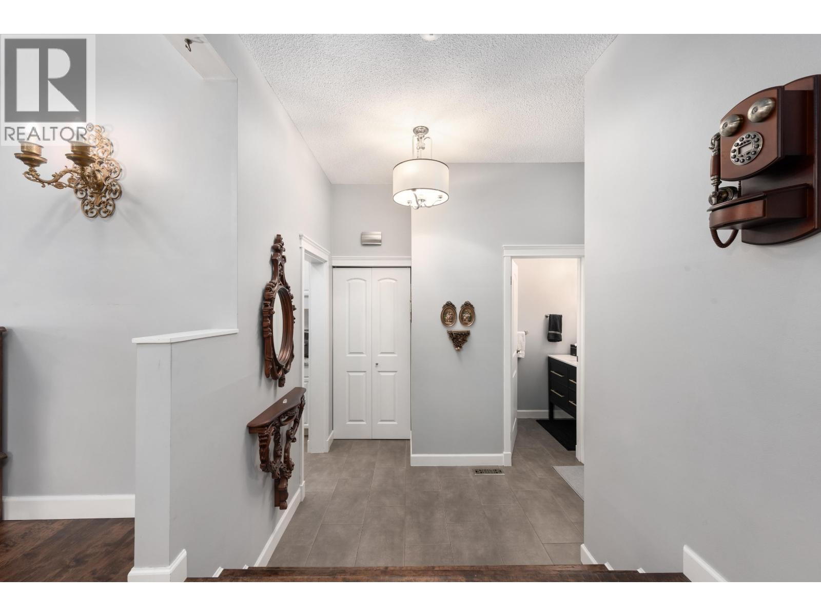 1991 Cedar Village Crescent, North Vancouver, British Columbia  V7J 3P5 - Photo 10 - R3114222