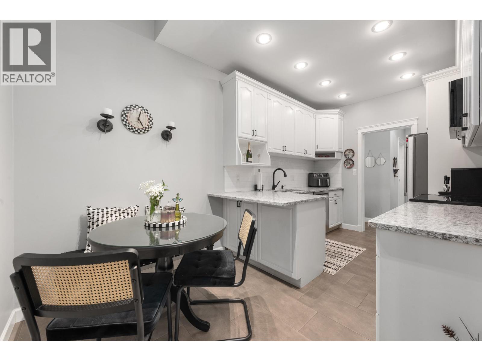 1991 Cedar Village Crescent, North Vancouver, British Columbia  V7J 3P5 - Photo 8 - R3114222