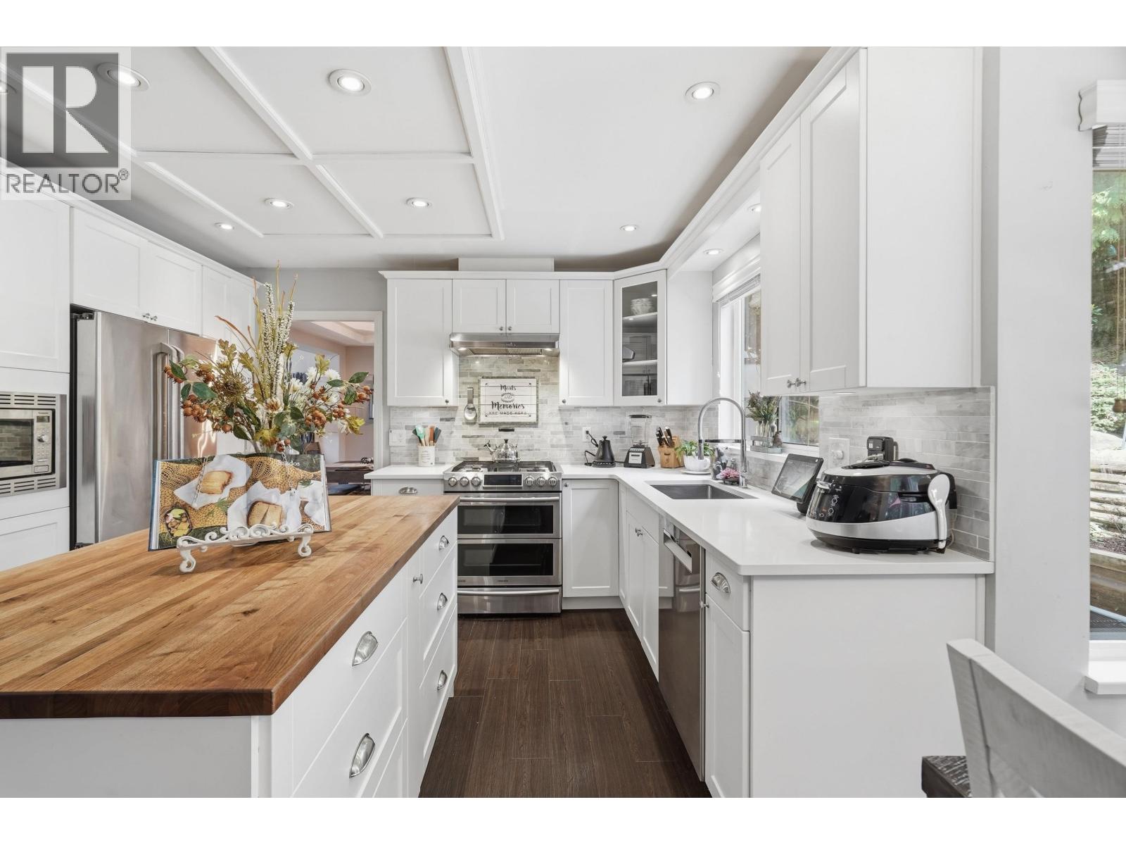 46 Wildwood Drive, Port Moody, British Columbia  V3H 4M6 - Photo 7 - R3114233