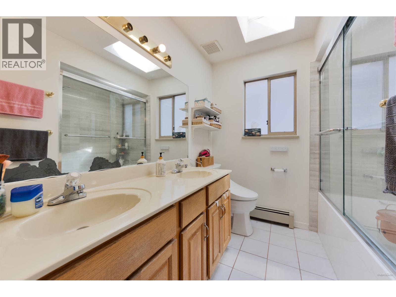 4355 Macdonald Avenue, Burnaby, British Columbia  V5G 2Z8 - Photo 16 - R3114234