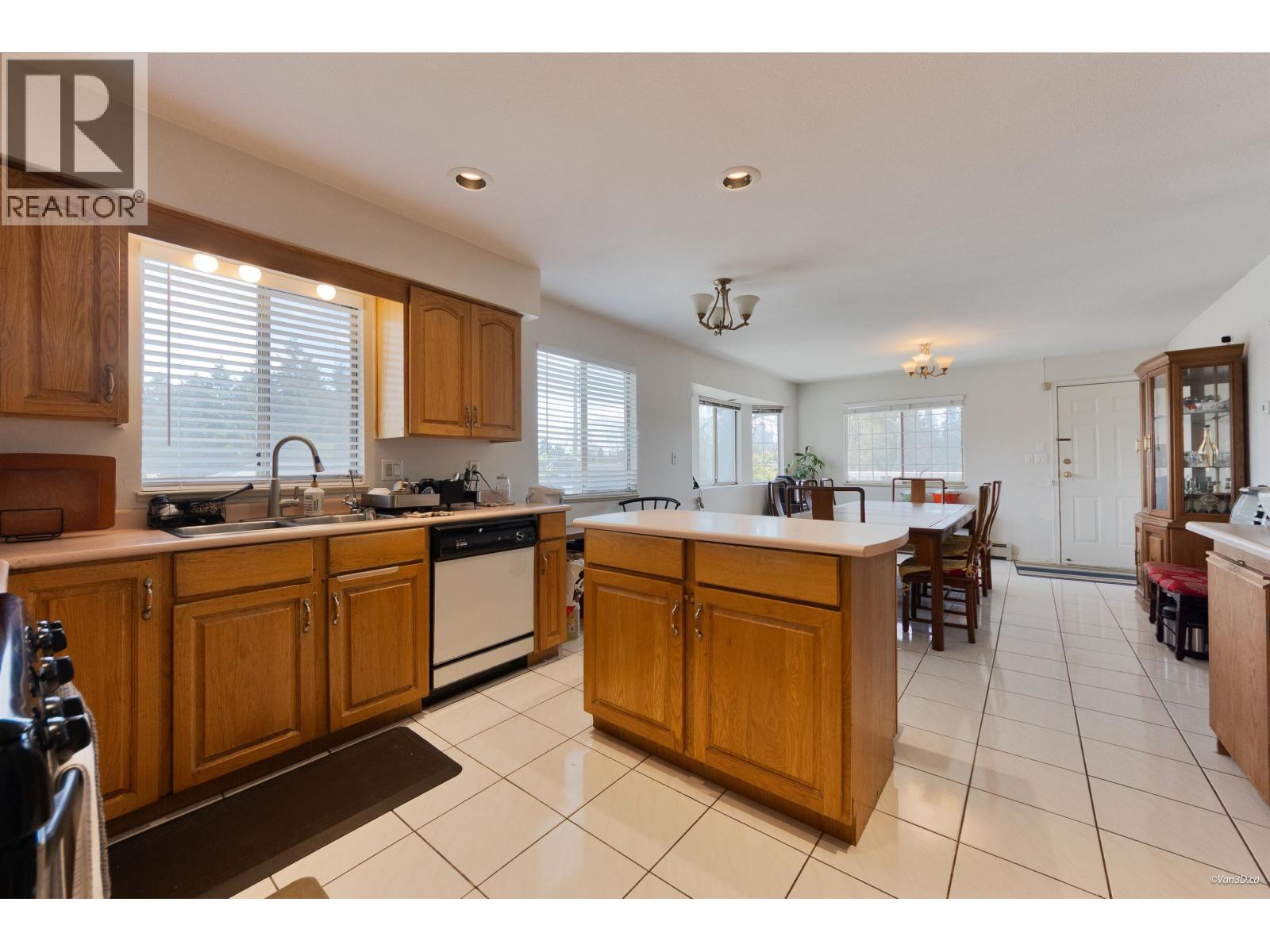 4355 Macdonald Avenue, Burnaby, British Columbia  V5G 2Z8 - Photo 6 - R3114234