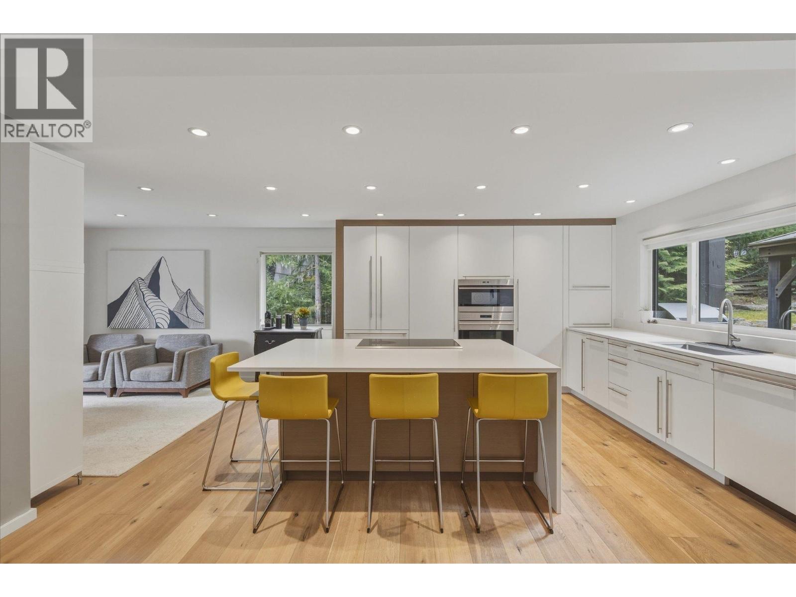 6232 Oboe Place, Whistler, British Columbia  V8E 0C5 - Photo 10 - R3114244