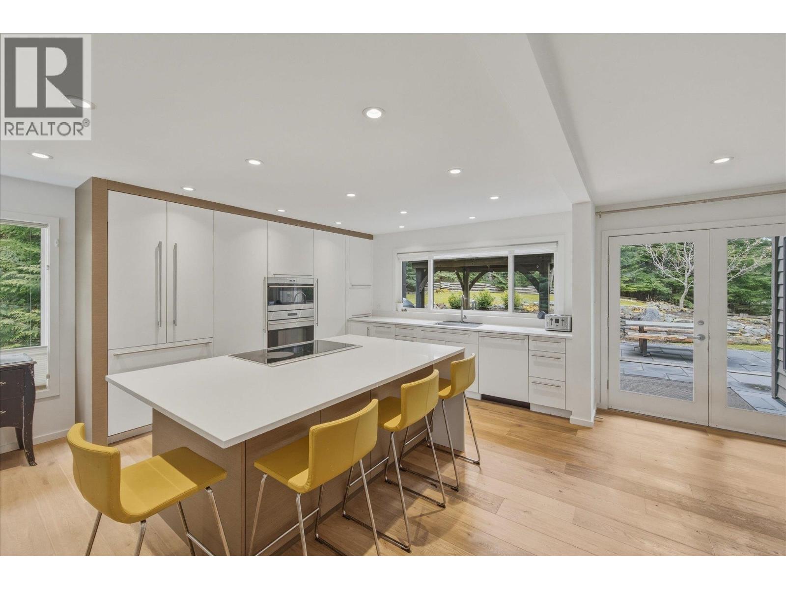 6232 Oboe Place, Whistler, British Columbia  V8E 0C5 - Photo 11 - R3114244