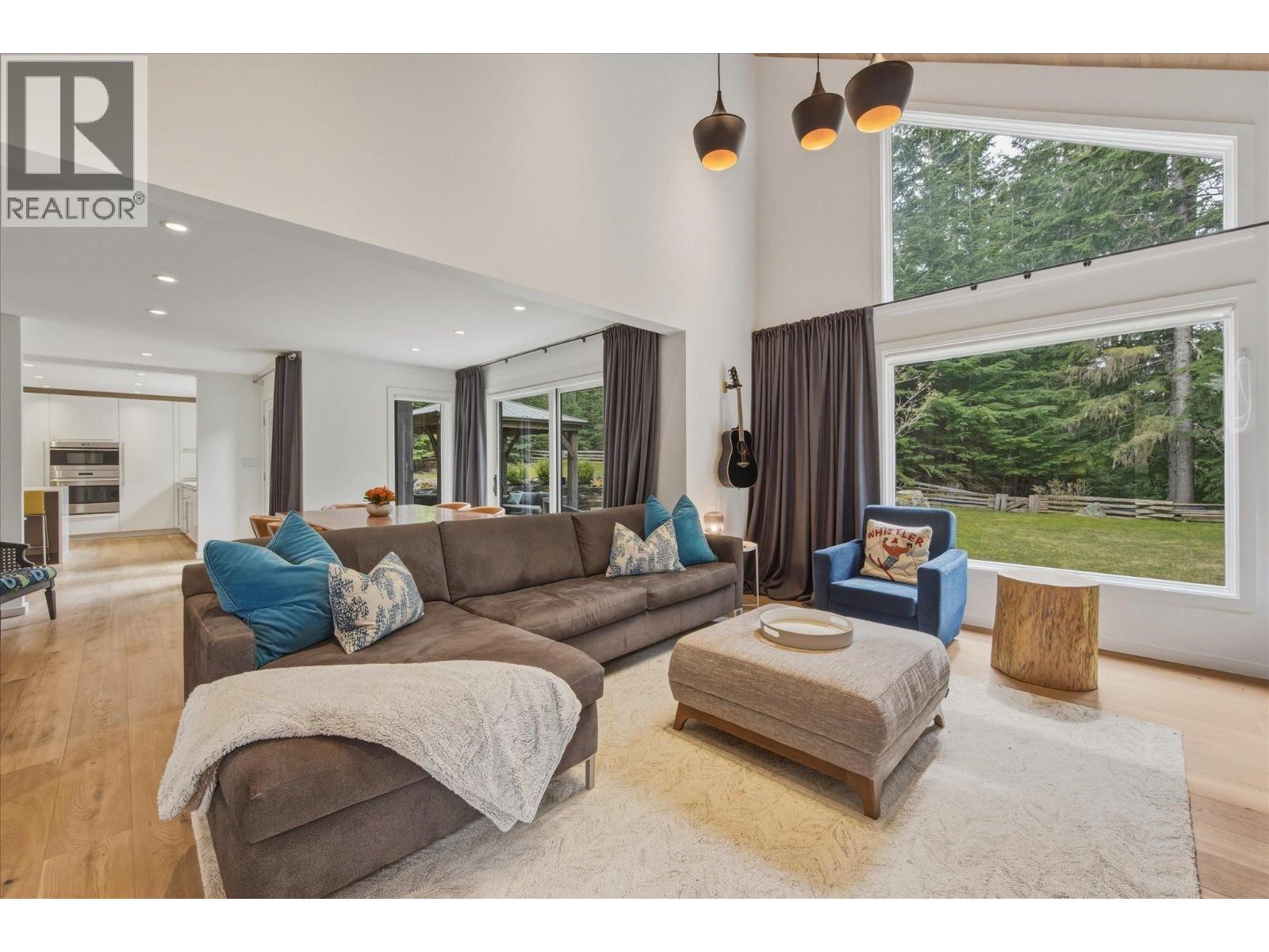 6232 Oboe Place, Whistler, British Columbia  V8E 0C5 - Photo 2 - R3114244