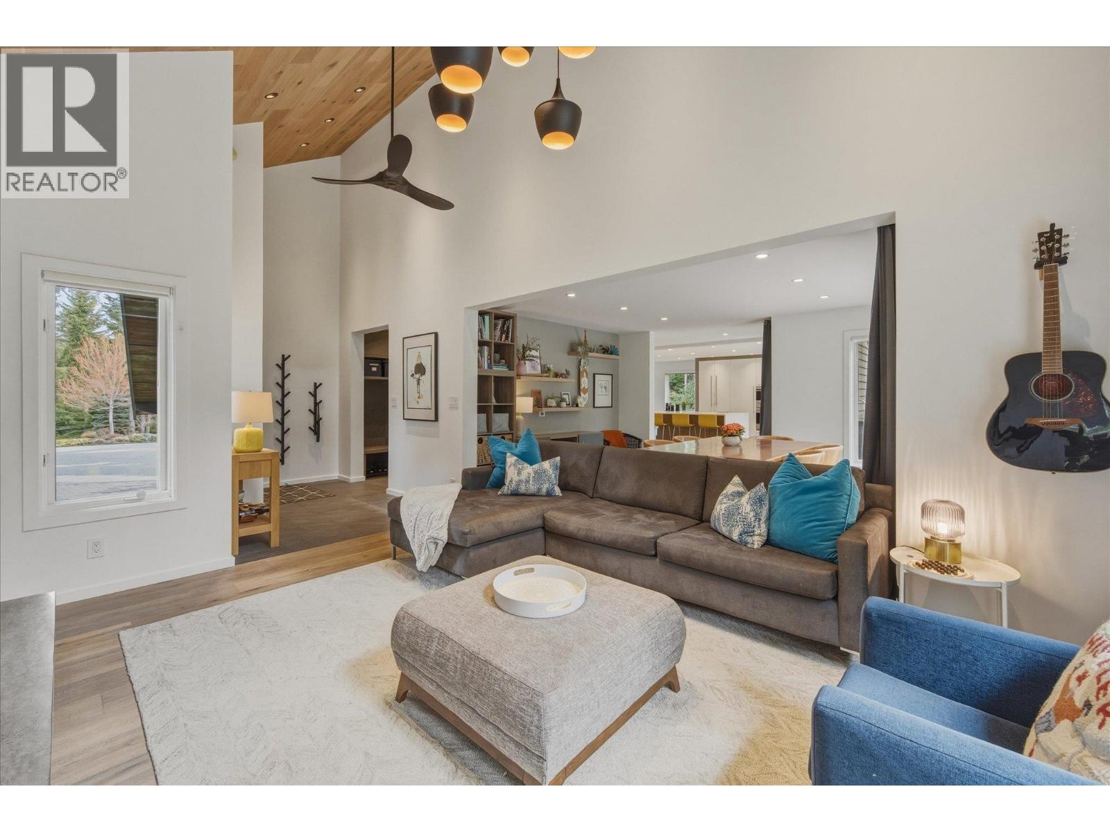 6232 Oboe Place, Whistler, British Columbia  V8E 0C5 - Photo 5 - R3114244