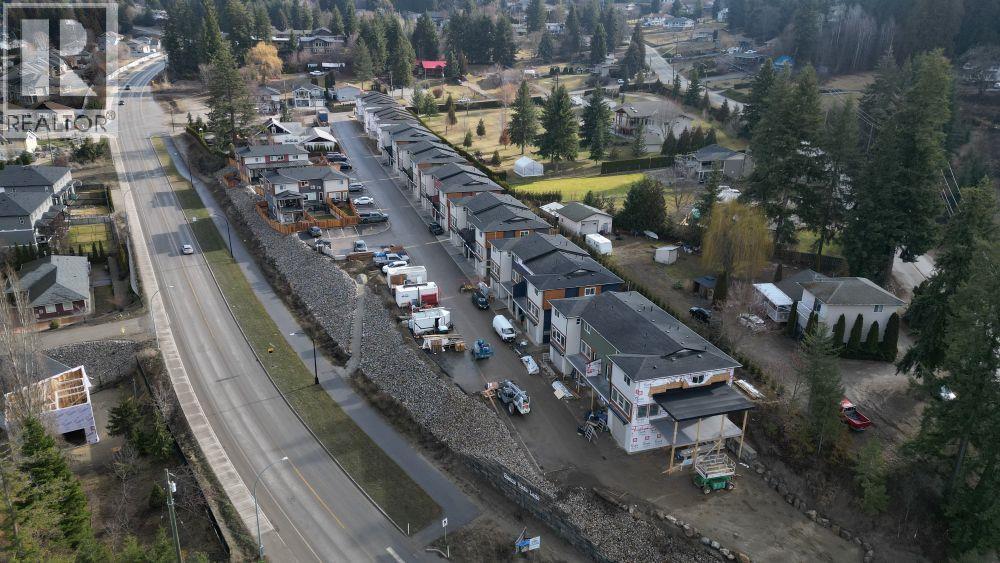 981 12 Street SE Unit# 37, Salmon Arm, British Columbia  V1E 2C8 - Photo 3 - 10376043