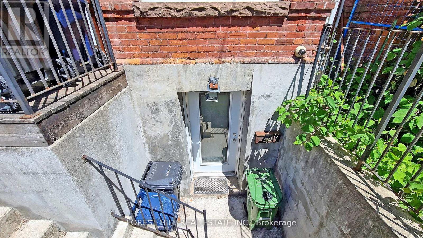 Lower - 41 Gladstone Avenue, Toronto, Ontario  M6K 3K7 - Photo 4 - C13027392