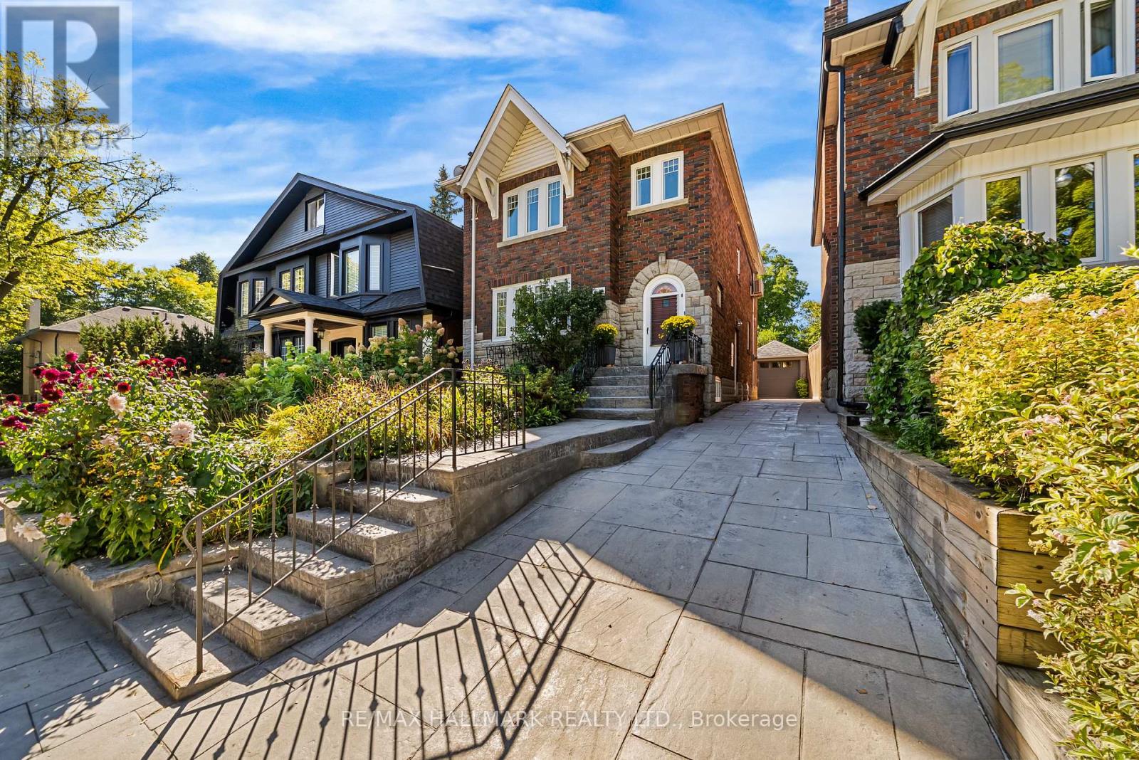 814 Duplex Avenue, Toronto, Ontario  M4R 1W7 - Photo 2 - C13027466