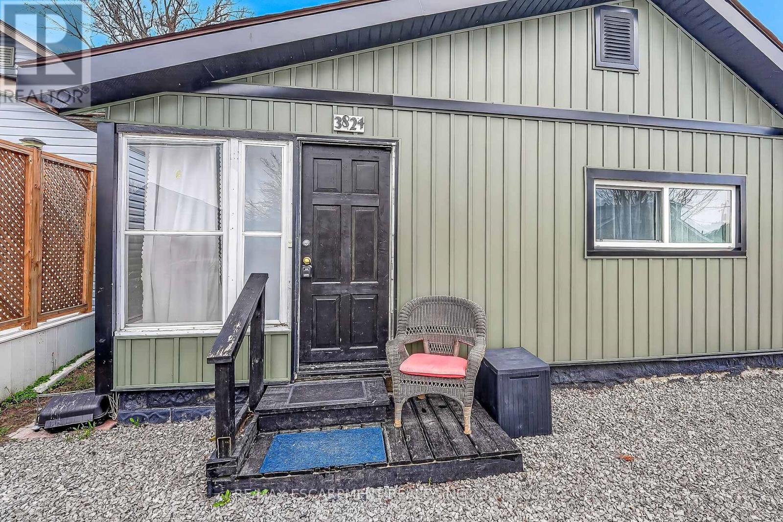 3824 Roxborough Avenue, Fort Erie, Ontario  L0S 1B0 - Photo 3 - X13024590