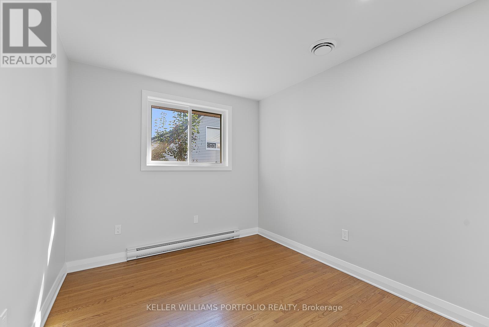 Upper - 32 Gatesview Avenue, Toronto, Ontario  M1J 3G5 - Photo 35 - E13027426