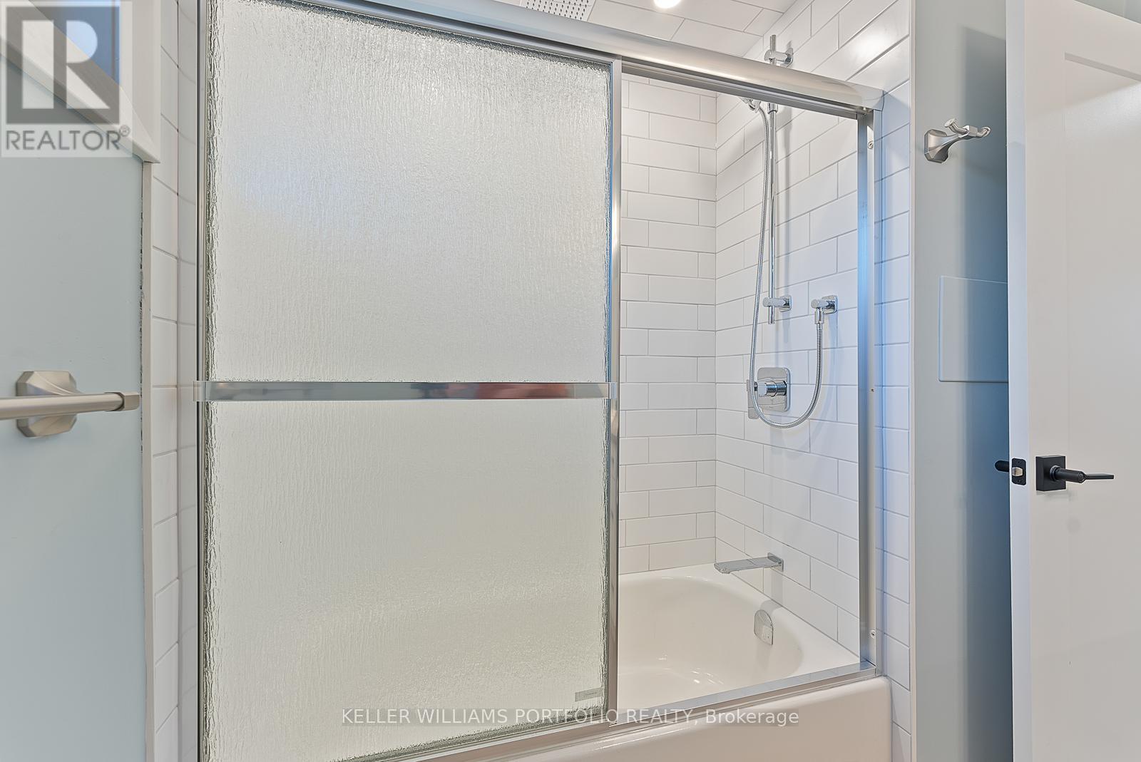 Upper - 32 Gatesview Avenue, Toronto, Ontario  M1J 3G5 - Photo 40 - E13027426