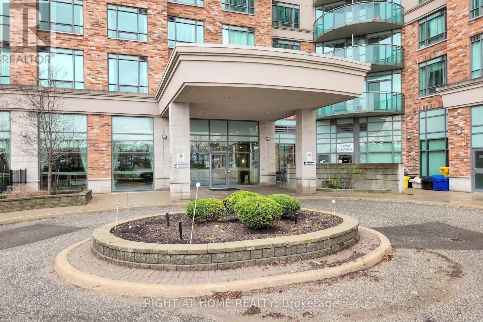 807 - 2020 Mcnicoll Avenue, Toronto, Ontario  M1V 0B5 - Photo 3 - E13027462