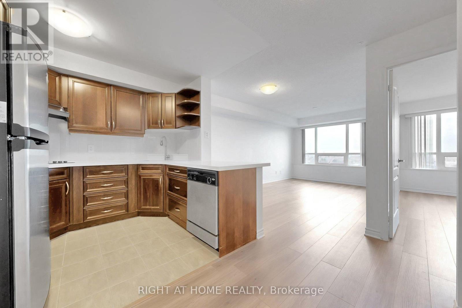 807 - 2020 Mcnicoll Avenue, Toronto, Ontario  M1V 0B5 - Photo 8 - E13027462