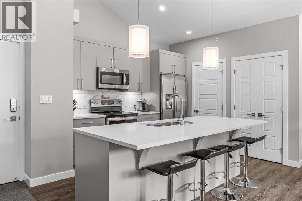 301, 106 Stewart Creek Rise S, Canmore, Alberta  T1W 0N3 - Photo 11 - A2302489