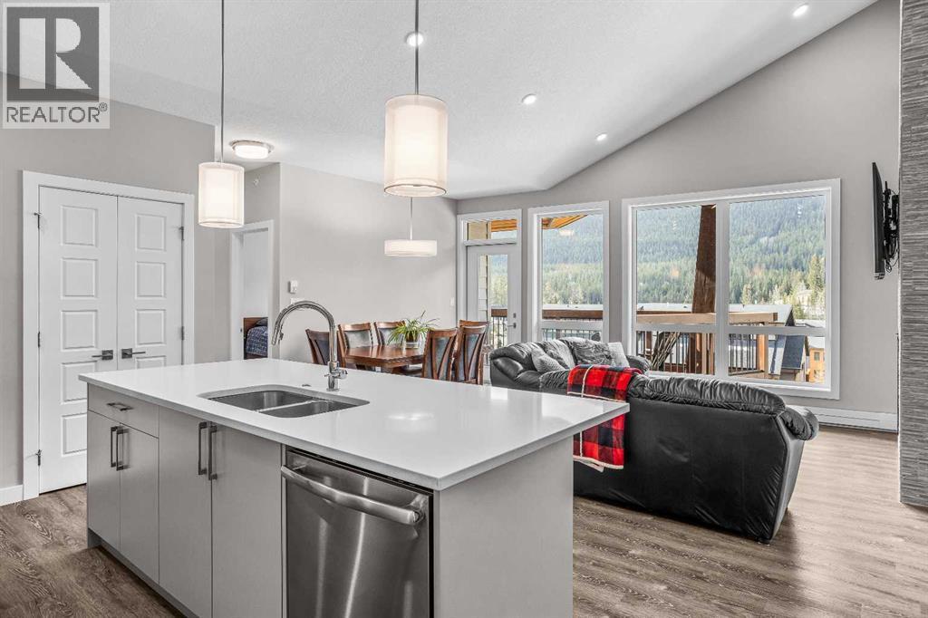 301, 106 Stewart Creek Rise S, Canmore, Alberta  T1W 0N3 - Photo 7 - A2302489