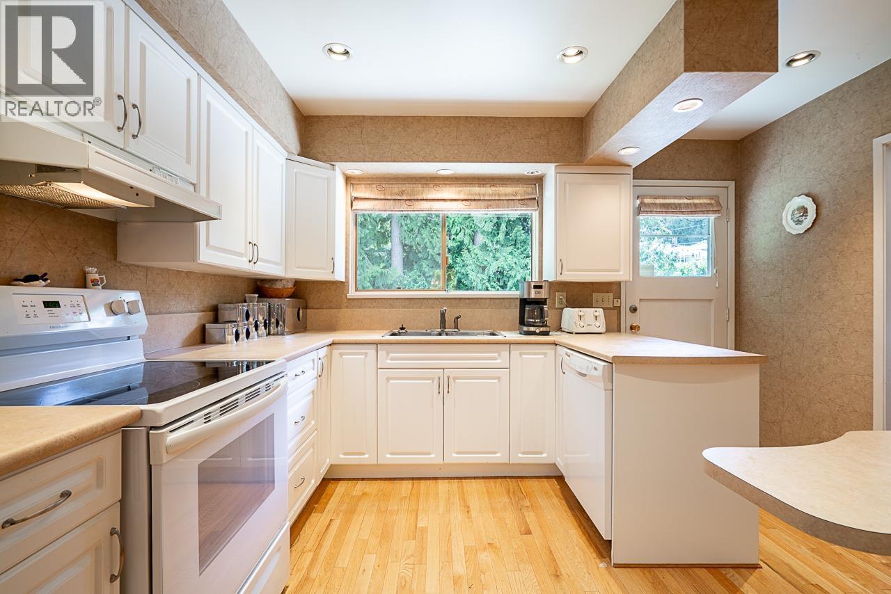 1710 Western Drive, Port Coquitlam, British Columbia  V3C 2X3 - Photo 13 - R3114178