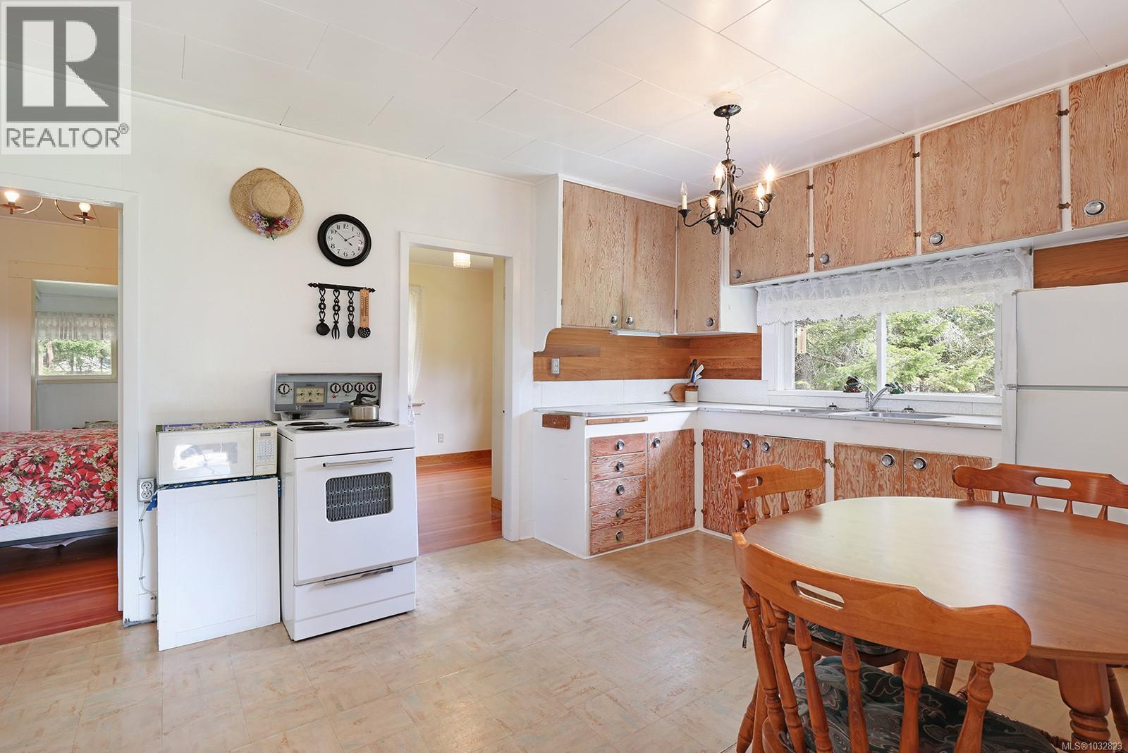 1821 Butler Rd, Comox, British Columbia  V9M 4B4 - Photo 12 - 1032823