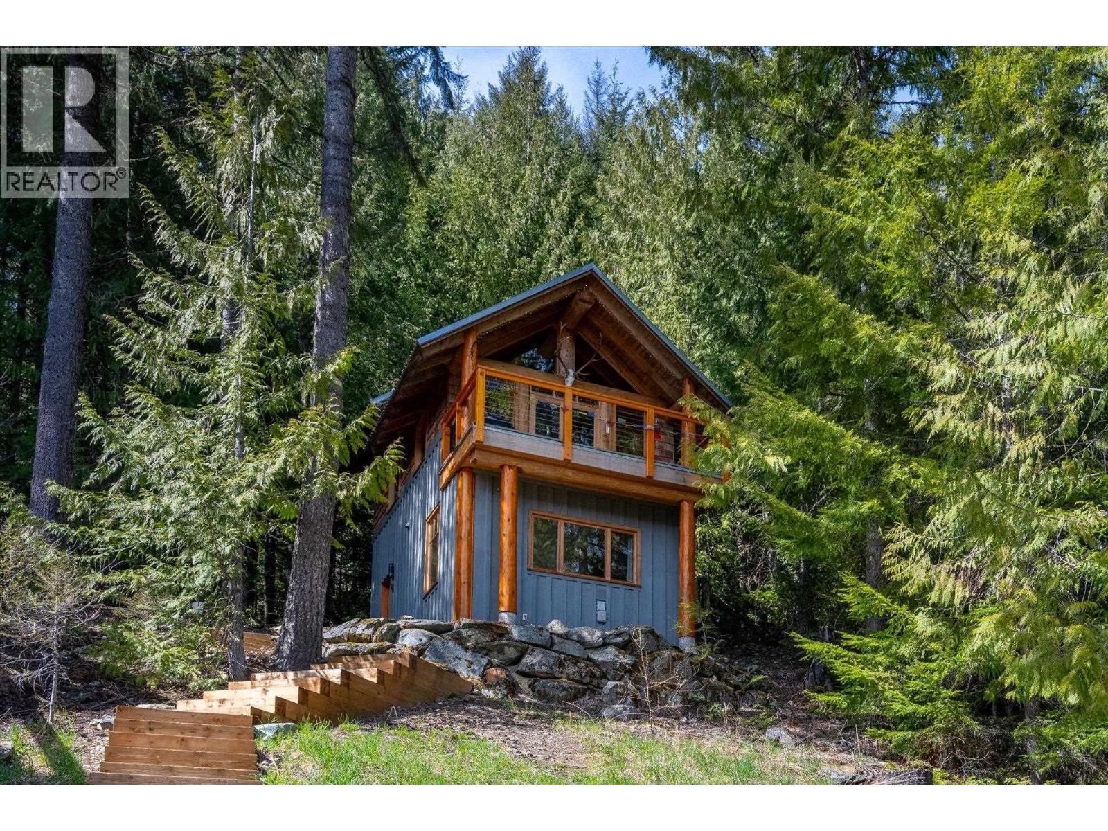 8396 MOUNTAIN VIEW DRIVE, Whistler, British Columbia