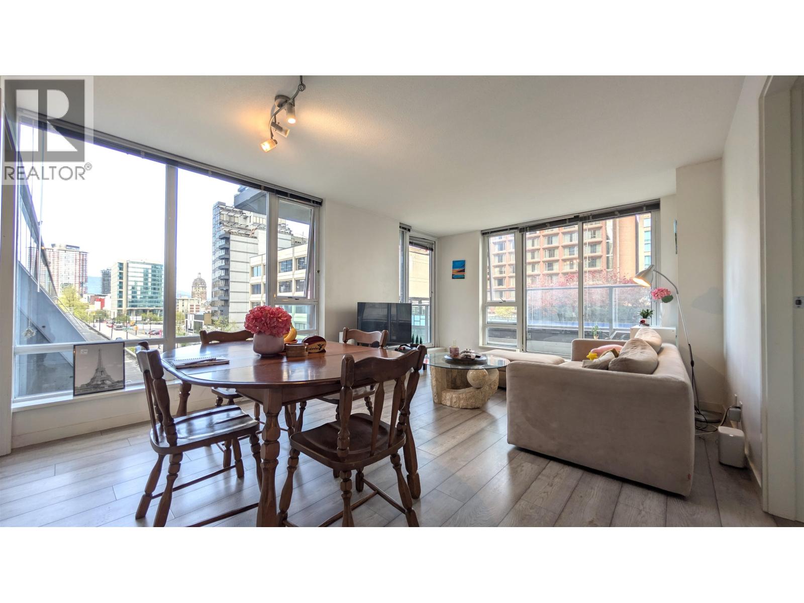 703 233 Robson Street, Vancouver, British Columbia  V6B 0E8 - Photo 2 - R3114123