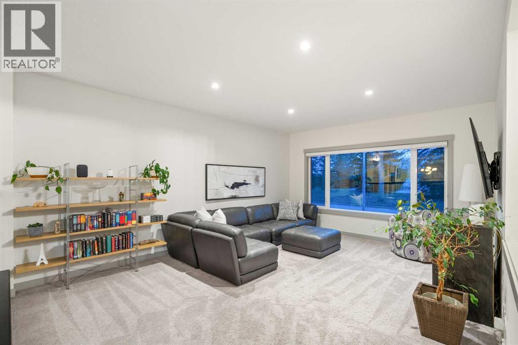 127 Lake Placid Close Se, Calgary, Alberta  T2J 5A5 - Photo 4 - A2301674