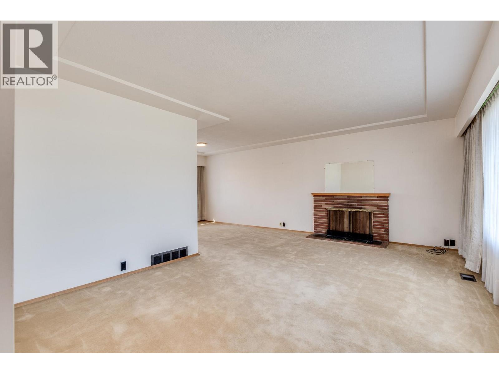 6664 Charles Street, Burnaby, British Columbia  V5B 2H1 - Photo 4 - R3113862