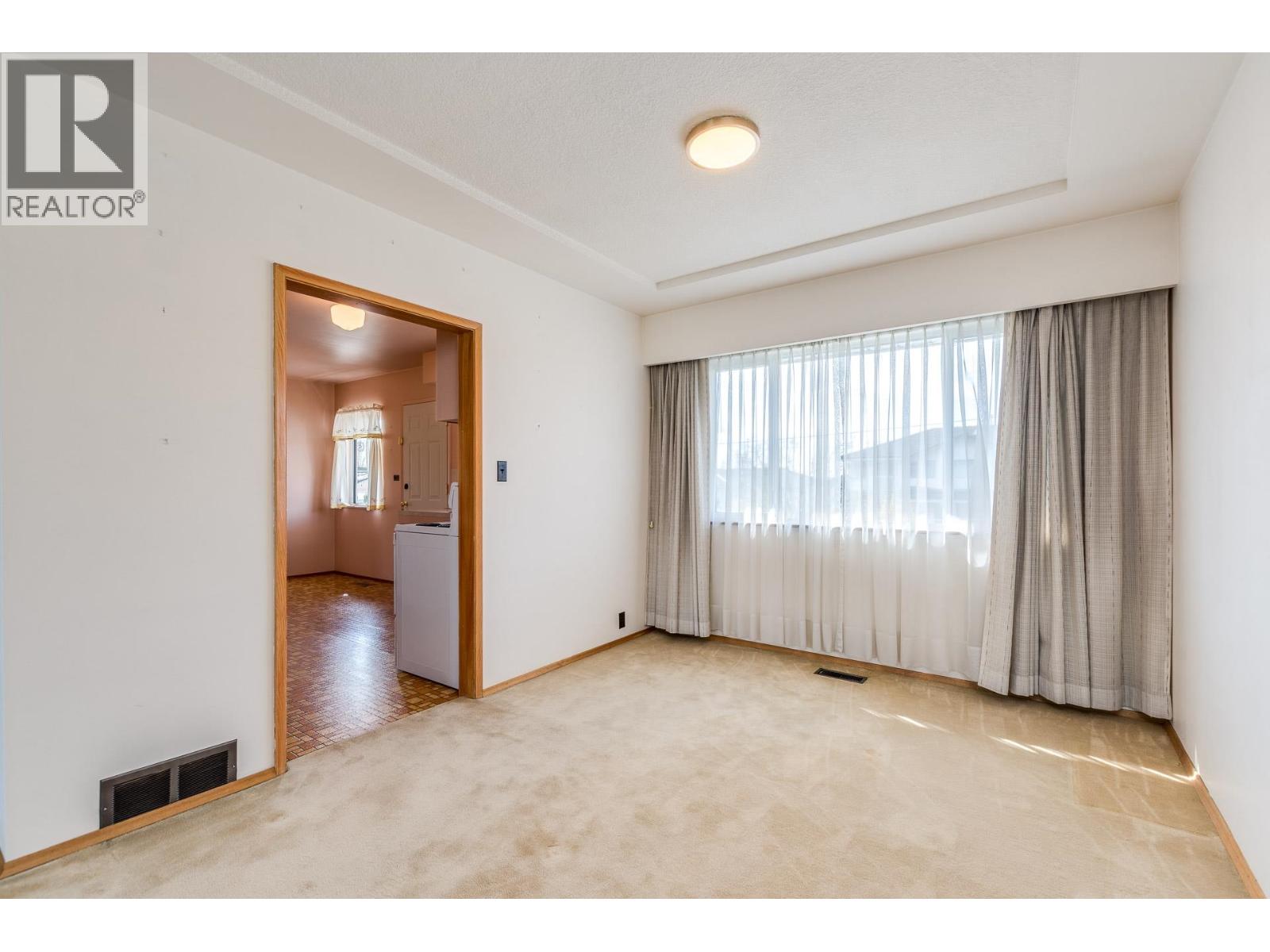 6664 Charles Street, Burnaby, British Columbia  V5B 2H1 - Photo 7 - R3113862