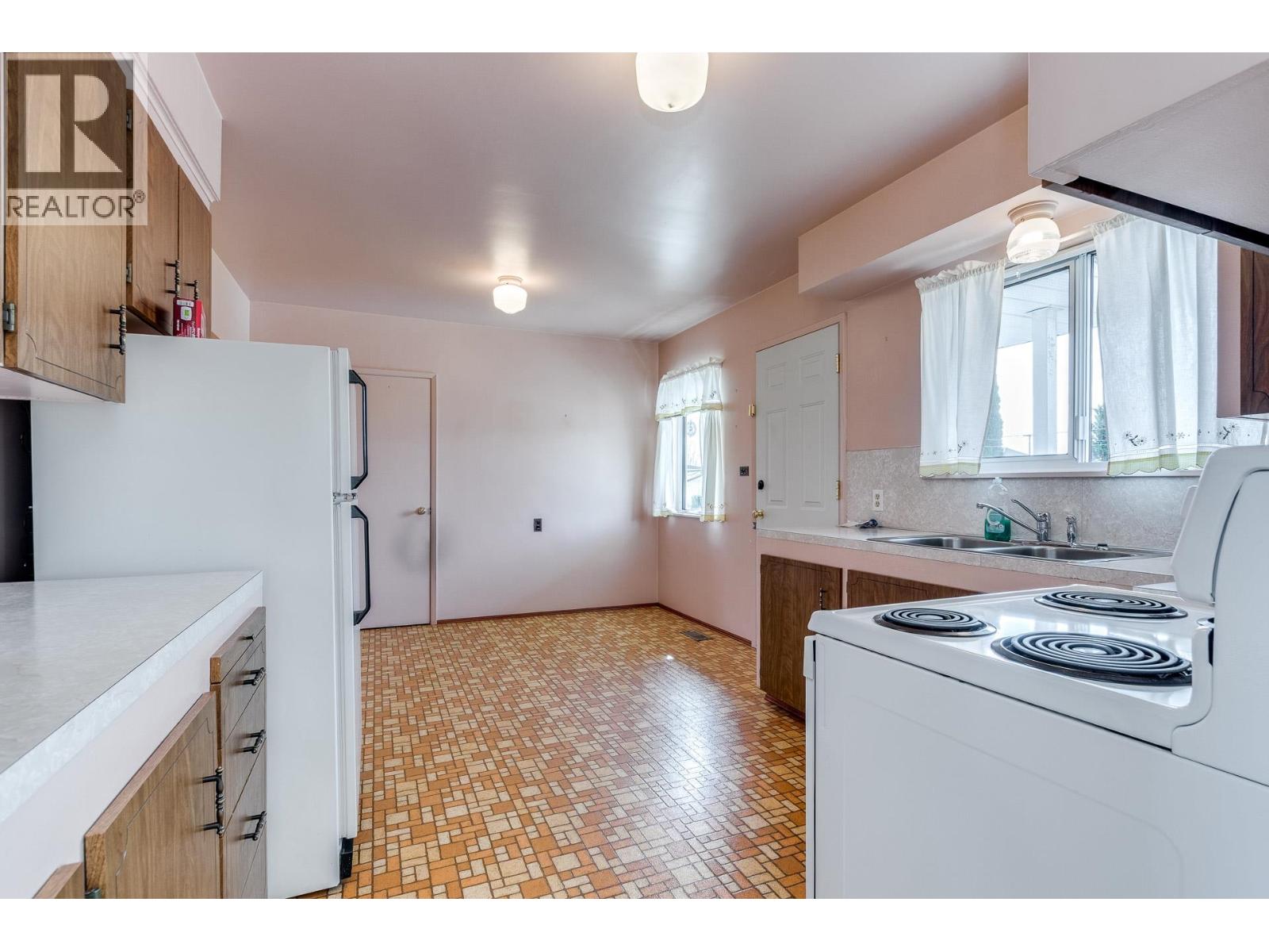 6664 Charles Street, Burnaby, British Columbia  V5B 2H1 - Photo 8 - R3113862