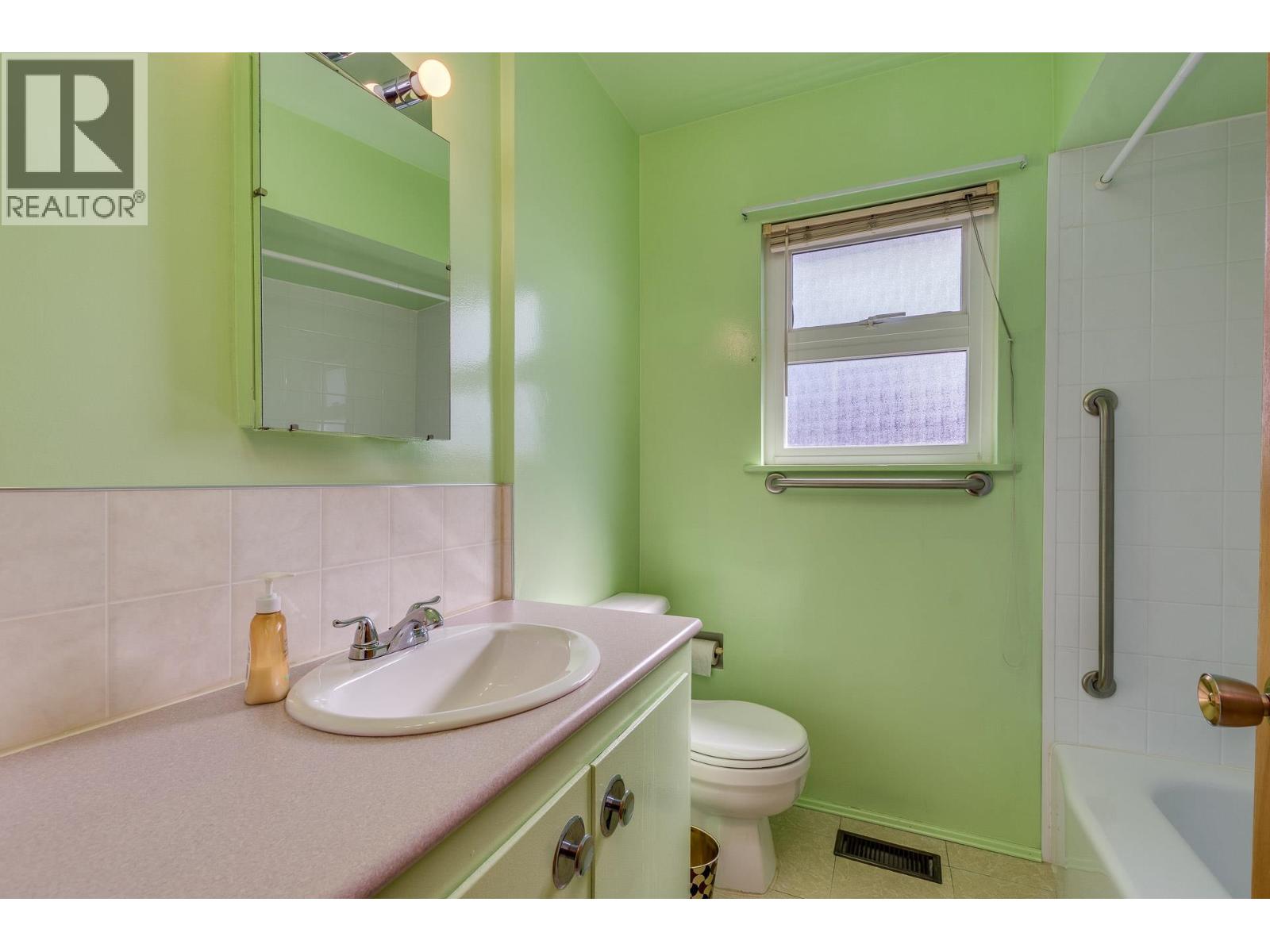 6664 Charles Street, Burnaby, British Columbia  V5B 2H1 - Photo 12 - R3113862