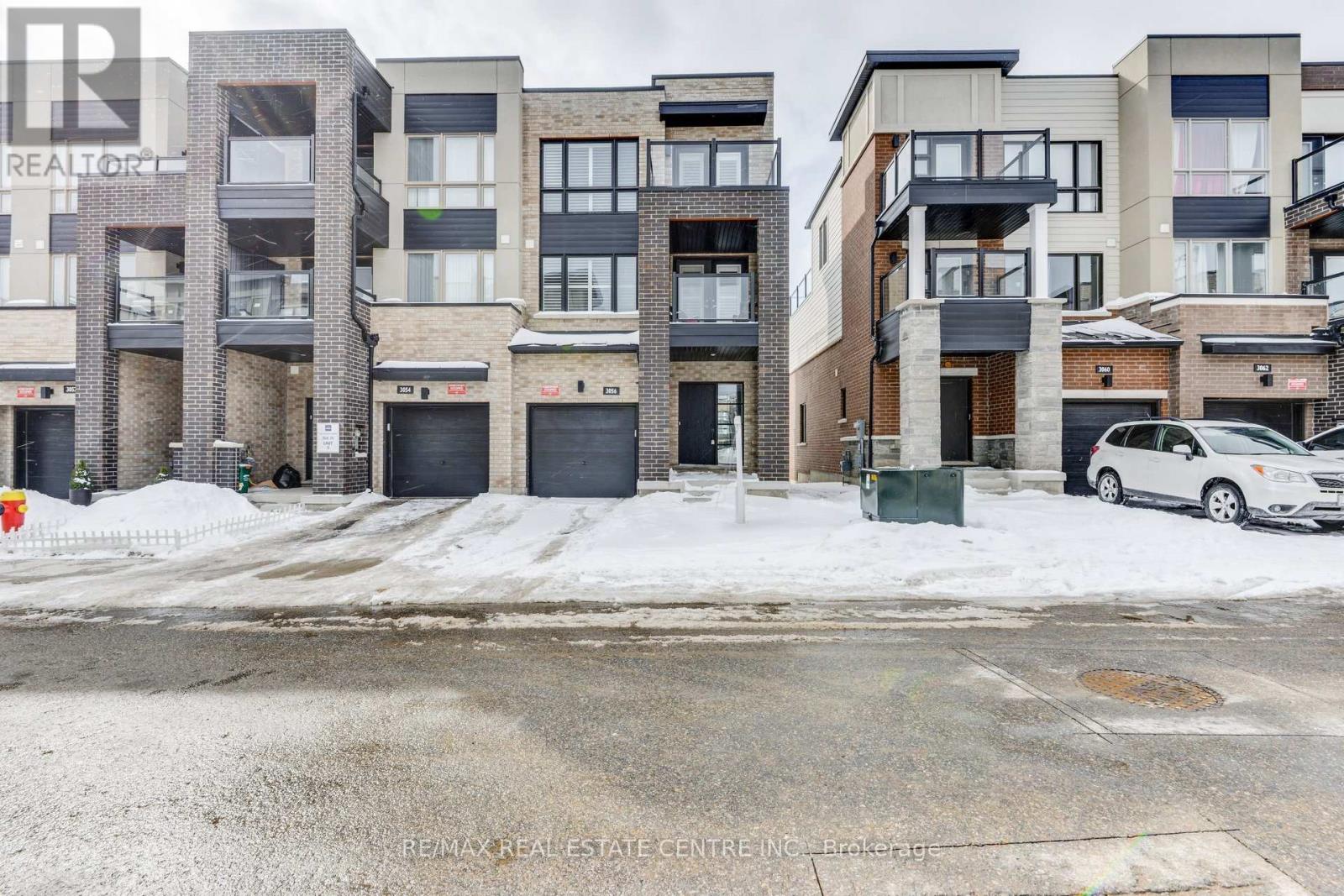 3056 Cascade Common Court, Oakville, Ontario  L6H 0R7 - Photo 3 - W13027376