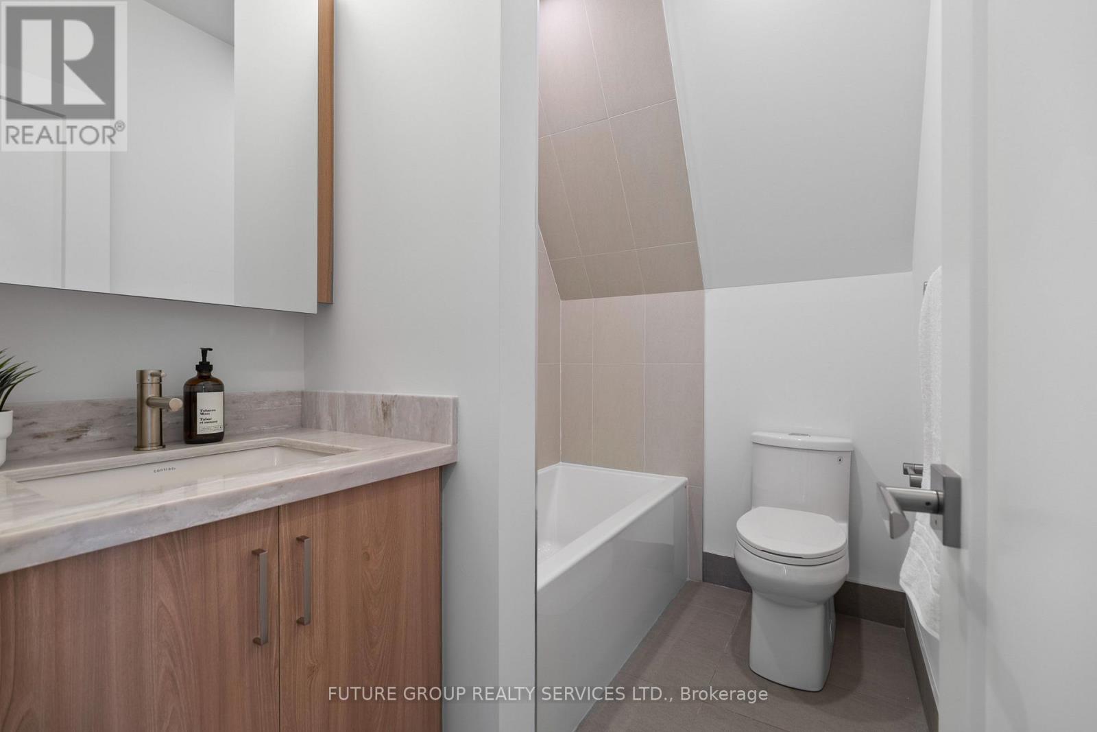 Unit 4 - 34 Poplar Avenue, Toronto, Ontario  M9B 3R4 - Photo 30 - W13027386