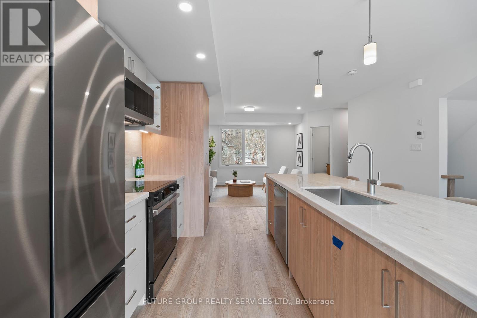 Unit 4 - 34 Poplar Avenue, Toronto, Ontario  M9B 3R4 - Photo 5 - W13027386