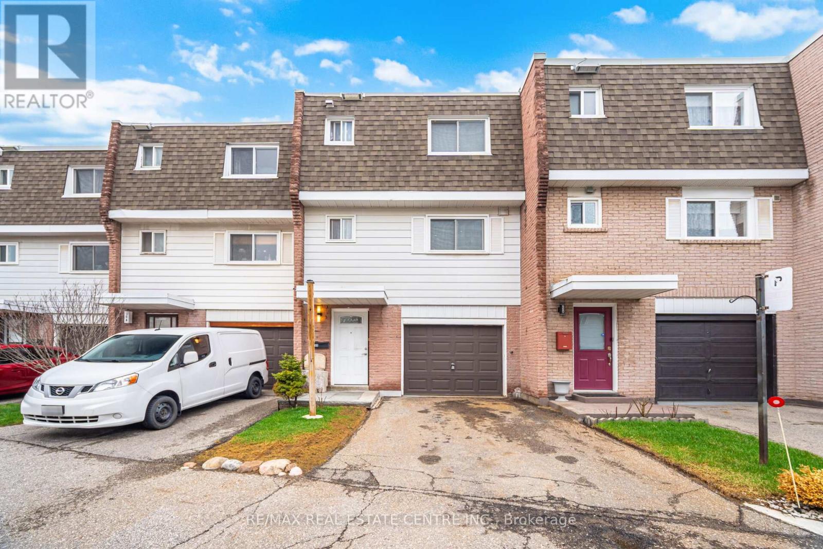 20a - 830 Westlock Road, Mississauga, Ontario  L5C 1K6 - Photo 2 - W13027404