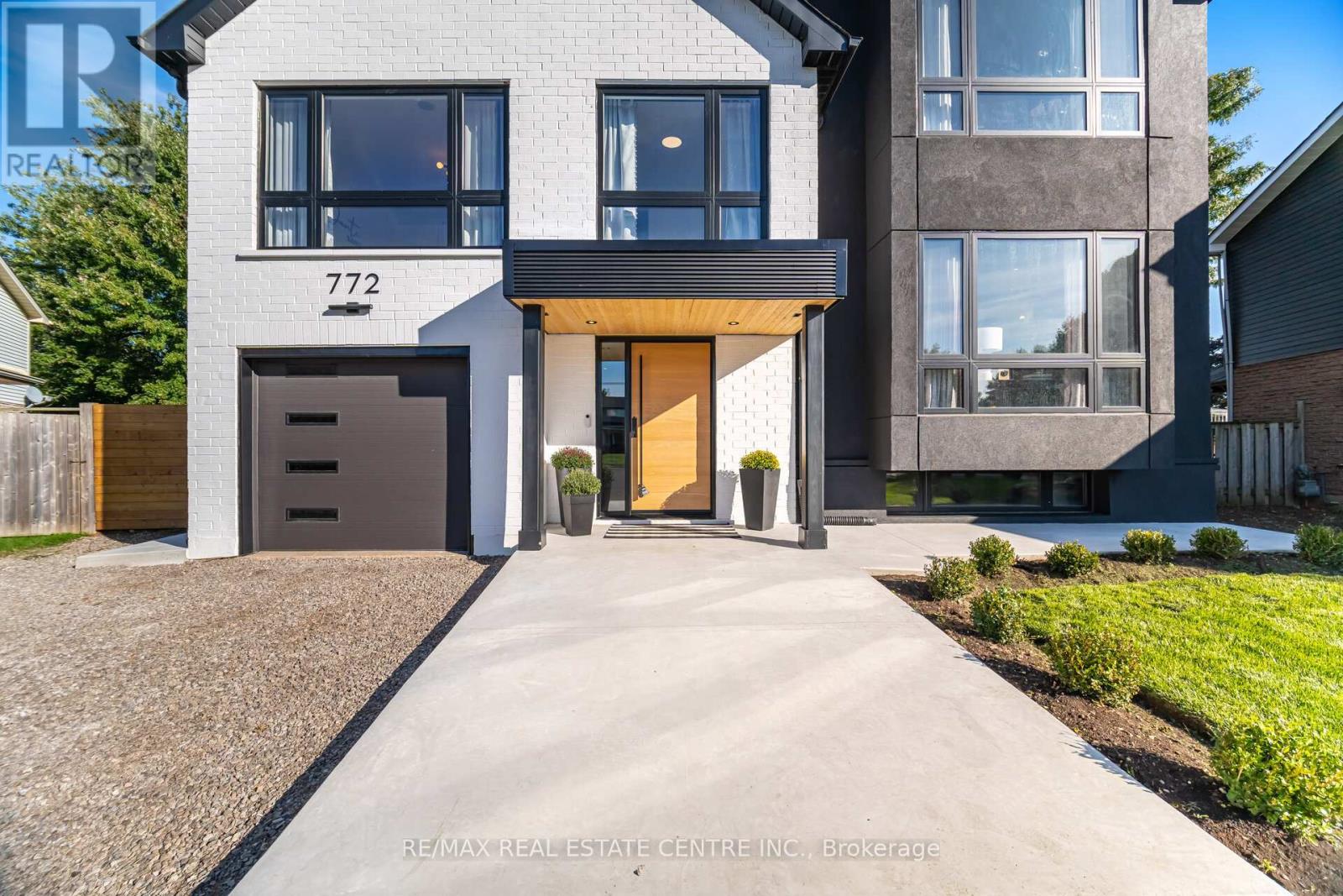 772 Banting Court, Milton, Ontario  L9T 3M5 - Photo 2 - W13027406