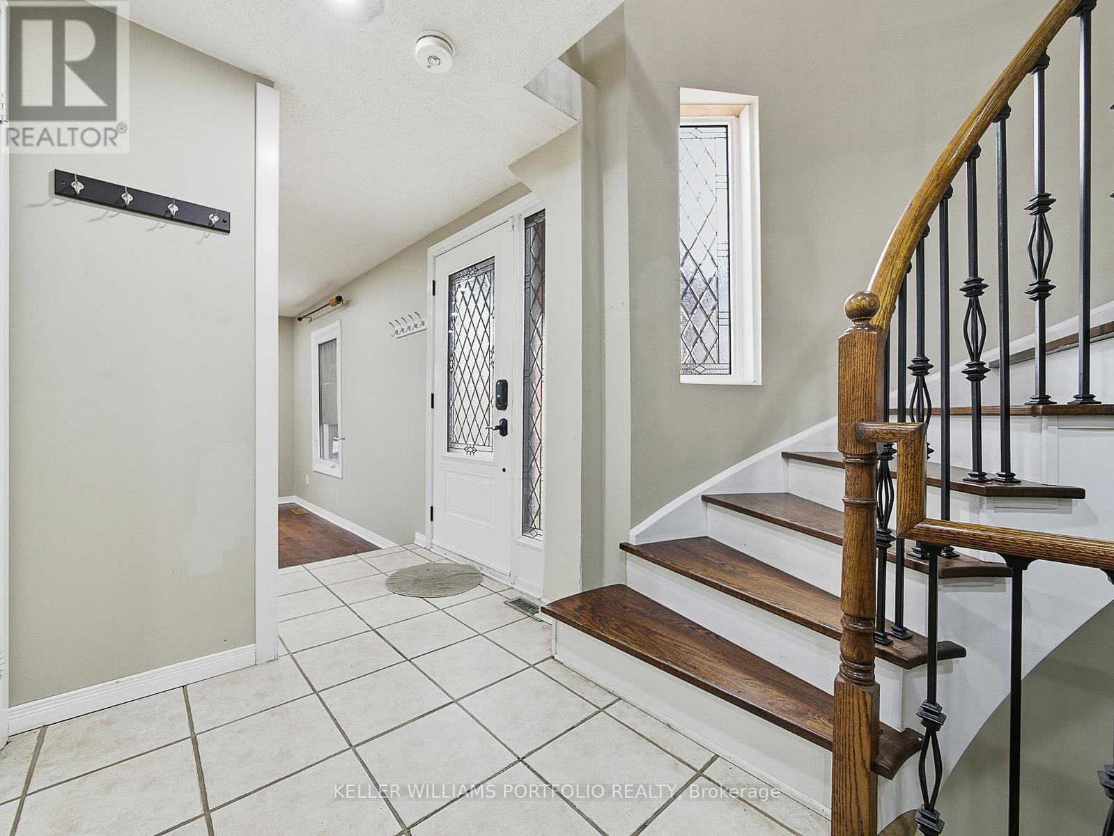 Upper - 3067 Ilomar Court, Mississauga, Ontario  L5N 5B5 - Photo 4 - W13027418