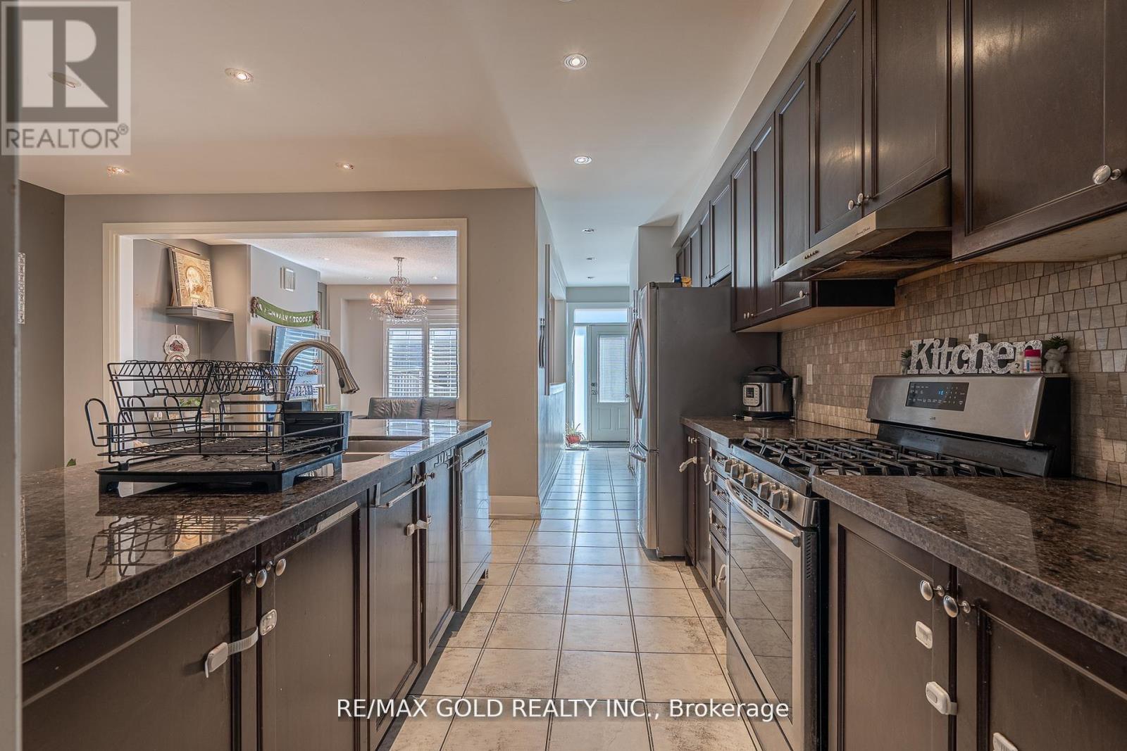 61 Yellowknife Road, Brampton, Ontario  L6R 0B3 - Photo 14 - W13027434