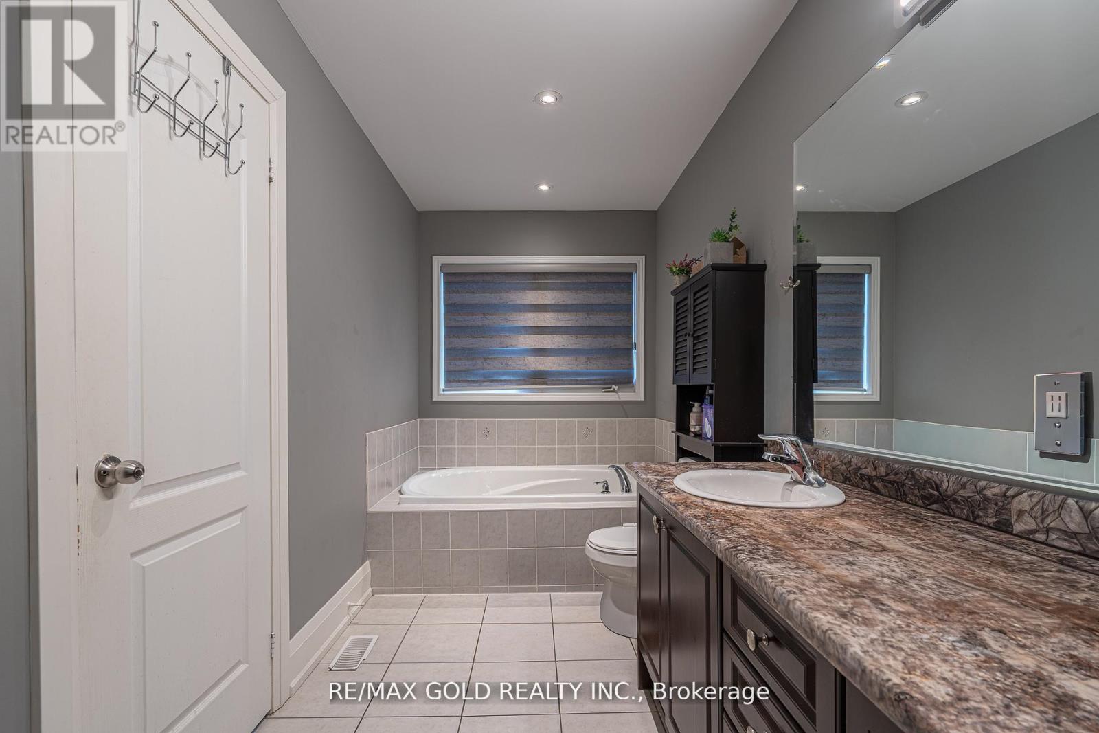 61 Yellowknife Road, Brampton, Ontario  L6R 0B3 - Photo 20 - W13027434