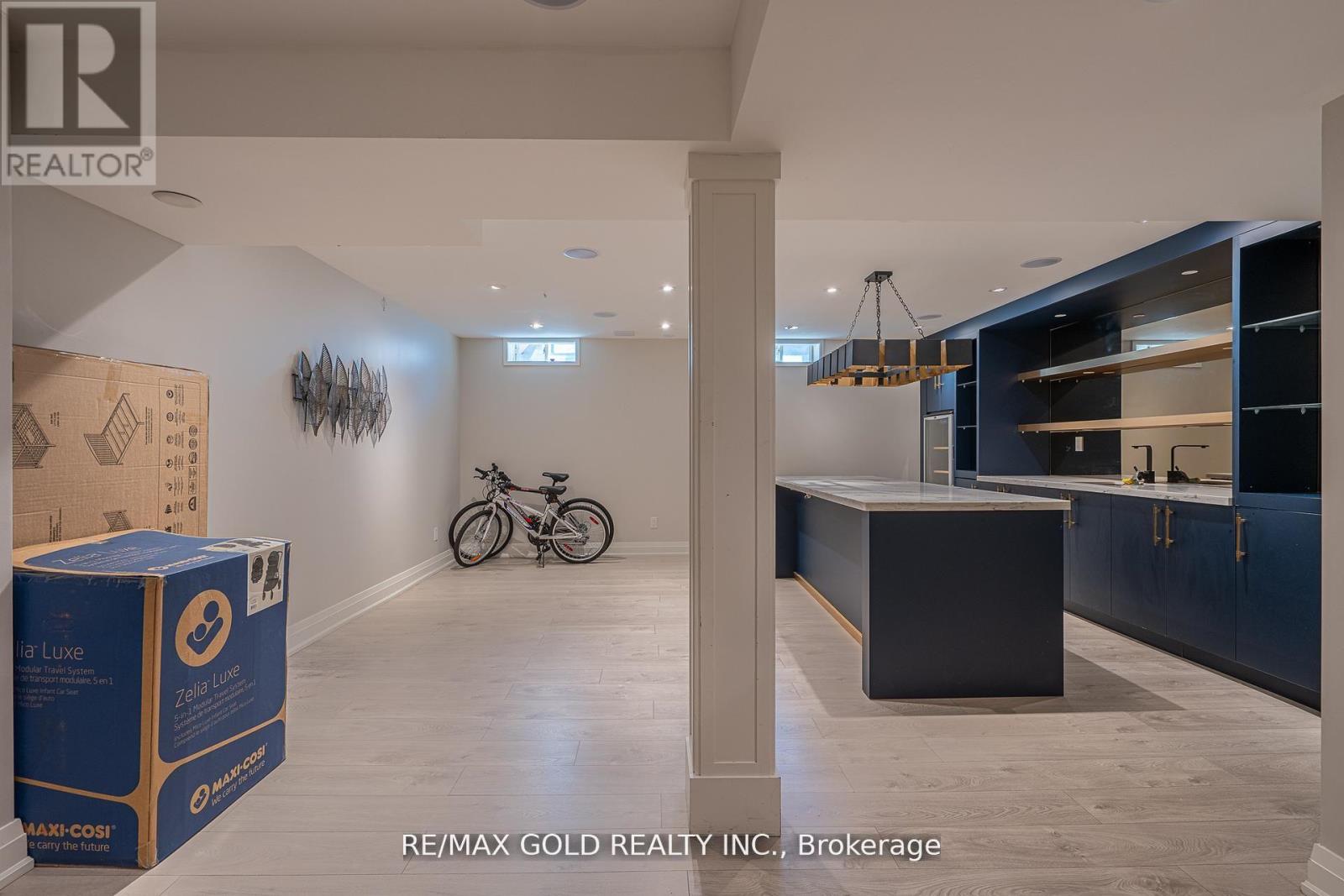 61 Yellowknife Road, Brampton, Ontario  L6R 0B3 - Photo 4 - W13027434