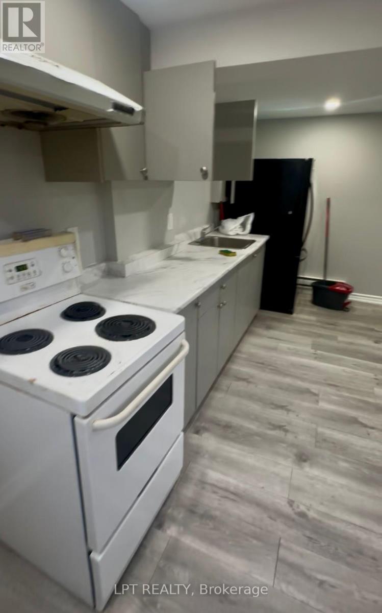 Bsmnt - 40 Gladstone Square, Brampton, Ontario  L6S 2H5 - Photo 2 - W13027458