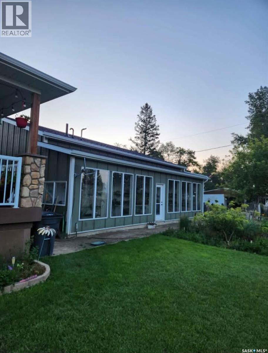 105 Francis Street, Francis, Saskatchewan  S0G 1V0 - Photo 4 - SK033585