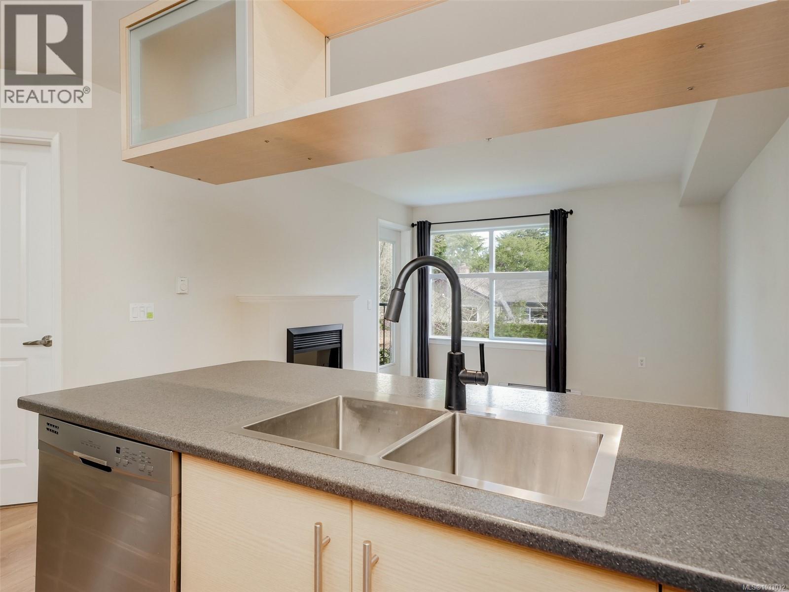 205 1618 North Dairy Rd, Saanich, British Columbia  V8T 3V5 - Photo 13 - 1033032