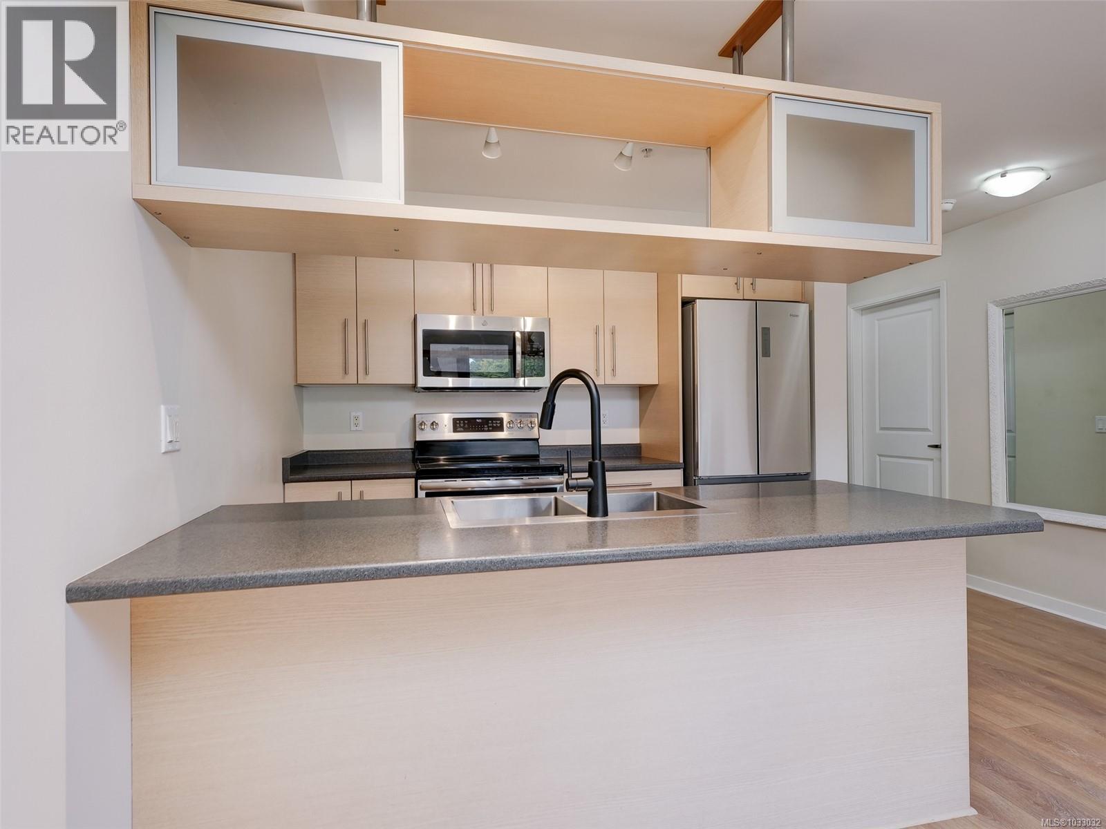 205 1618 North Dairy Rd, Saanich, British Columbia  V8T 3V5 - Photo 9 - 1033032