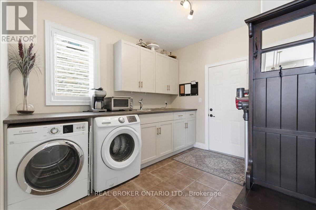 220 Joseph Schoerg Crescent, Kitchener, Ontario  N2P 2T4 - Photo 16 - X13027374