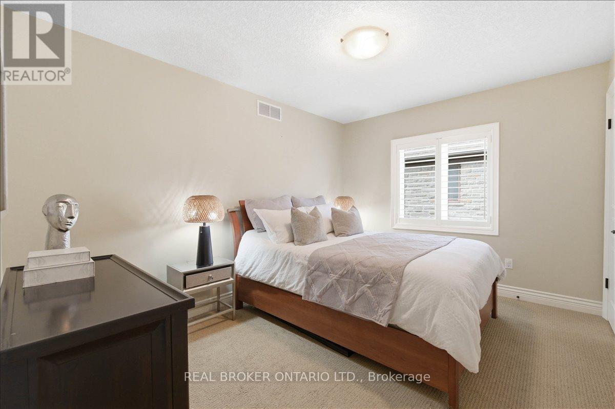 220 Joseph Schoerg Crescent, Kitchener, Ontario  N2P 2T4 - Photo 25 - X13027374